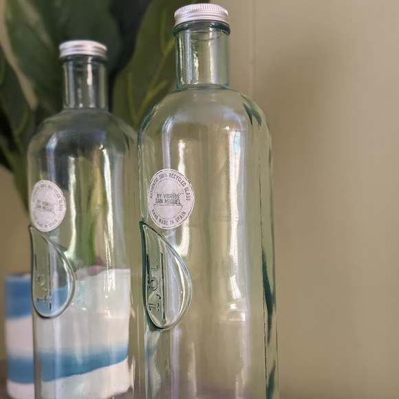 Vidrios San Miguel Recycled Glass Screw Top Bottle Handmade in Spain - Picture 3 of 6